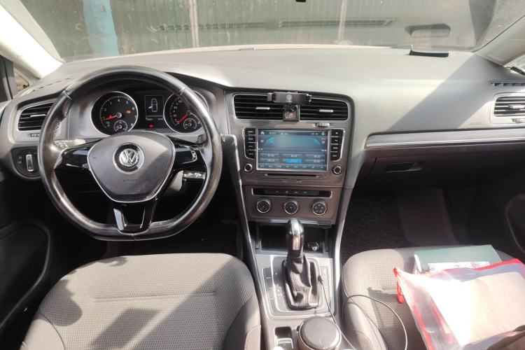 Used Volkswagen Golf 2015 1.4TSI Automatic Comfort Model
