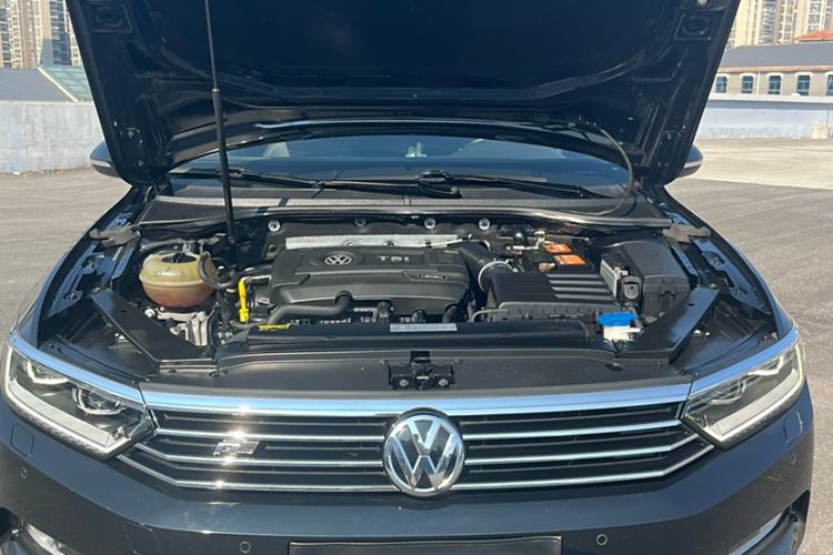 Used Volkswagen Magotan 2018 330TSI DSG Luxury Model
