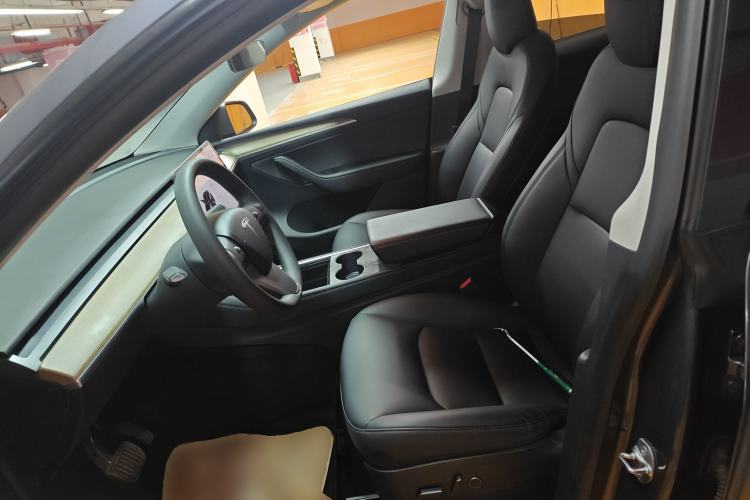 Used Tesla Model Y 2021 Long-Range All-Wheel-Drive Version 3D7