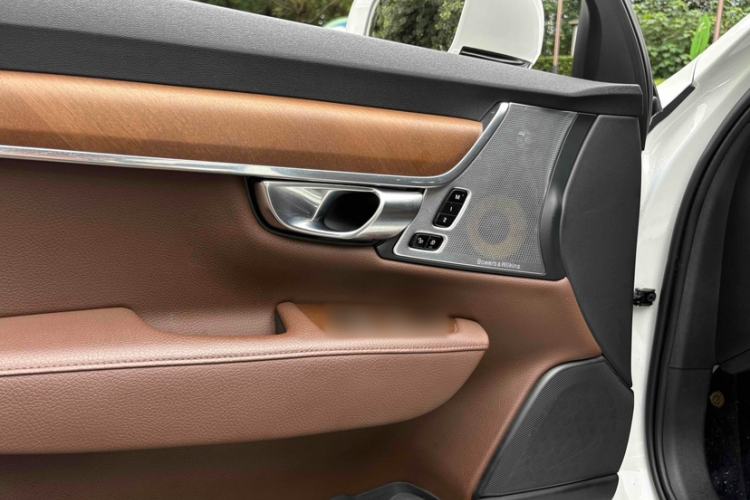 Used Volvo S90 New Energy 2021 T8 eDrive Hybrid Zhiyi Luxury Edition
