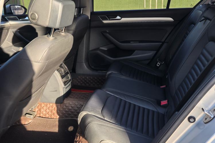 Used Volkswagen Magotan 2018 330TSI DSG Advanced Model
