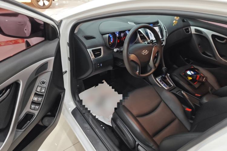 Used Hyundai Elantra 2016 1.6L Automatic Smart Version
