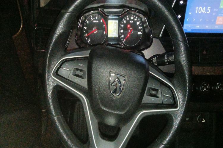 Used Baojun 310W 2017 1.5L Manual Fashion Model China V
