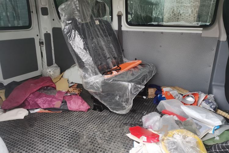 Used SAIC MAXUS Xintu V80 2021 2.0T Manual Classic Aoyuntong Short Wheelbase Mid-Roof 5/6-Seater