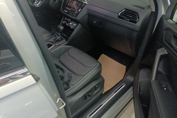 Used Volkswagen Tiguan L 2021 330TSI Automatic Two-Wheel Drive R-Line Flagship Edition
