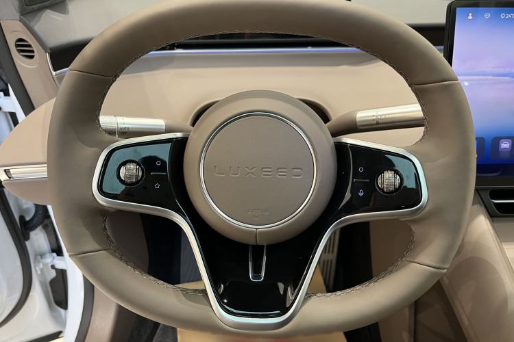 Used Hima Luxeed R7 2025 Range-Extended Version 251 km Max