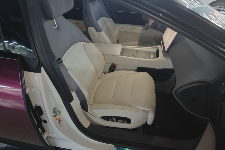 Used  12 2025 Ultra Extended-Range Edition
