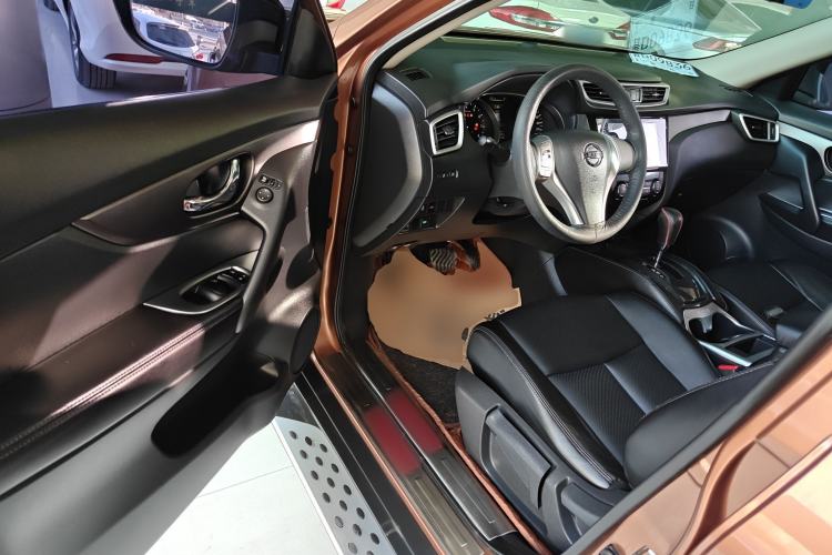 Used Nissan X-Trail 2015 2.0L CVT Comfort MAX Edition 2WD