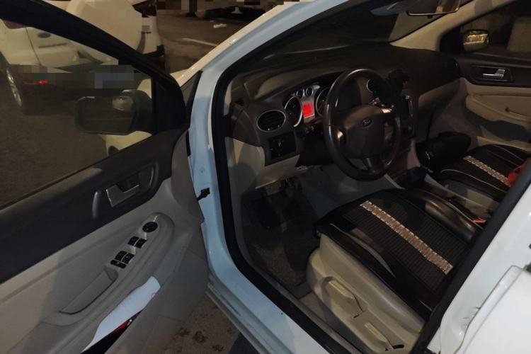 Used Ford Focus 2013 Hatchback Classic 1.8L Manual Fashion Edition
