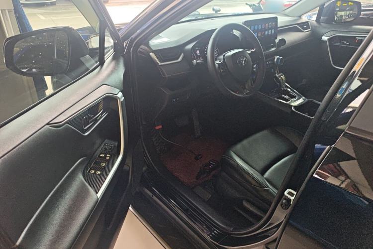 Used Toyota Wildlander 2022 Updated Version 2.0L CVT Two-Wheel Drive Leading Edition