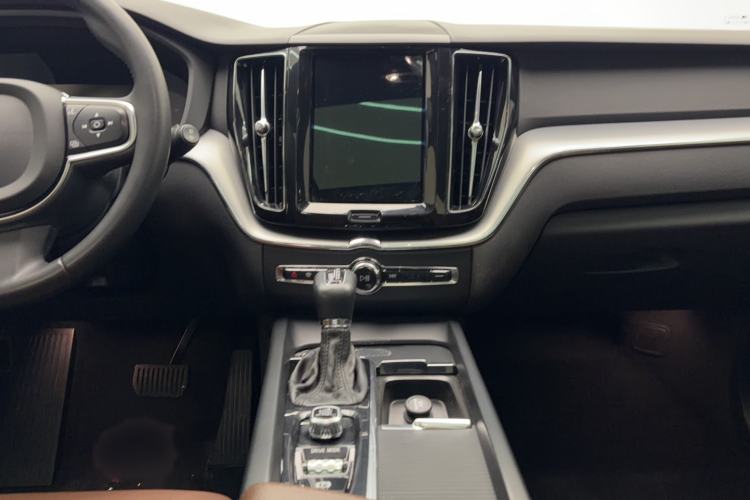 Used Volvo XC60 2021 T5 4x4 Smart Luxury Edition
