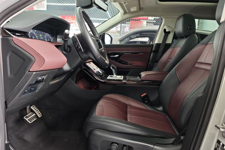 Used Land Rover Range Rover Evoque 2023 Aurora L 249 PS Luxury Edition
