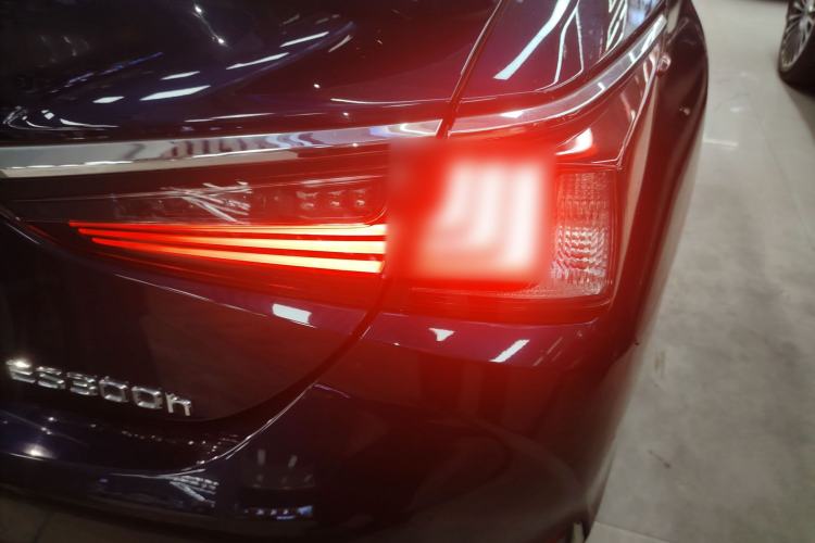 Used Lexus ES 2022 300h Excellence Edition