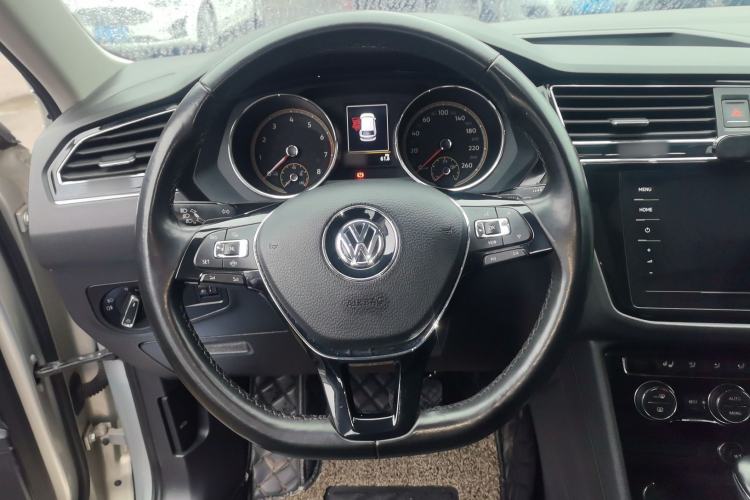 Used Volkswagen Tiguan L 2019 Revised 330TSI Automatic Two-Wheel Drive Smart & Luxury Edition China VI Standard