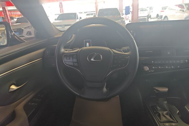 Used Lexus ES 2023 200 Excellence Edition