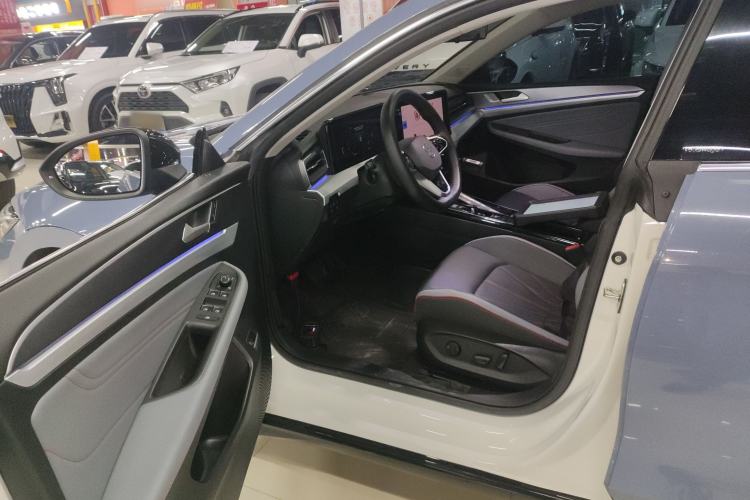 Used Volkswagen Lamando 2023 Lavida L 280TSI DSG Cool & Spicy Edition
