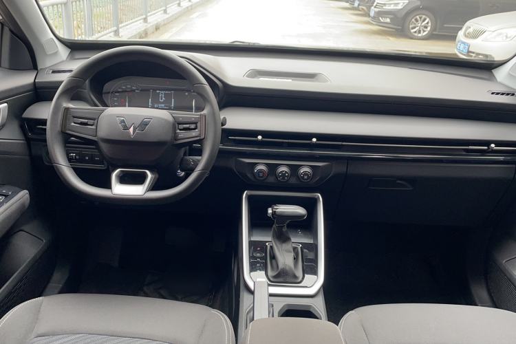 Used Wuling Alvez 2023 1.5L CVT Comfort Edition
