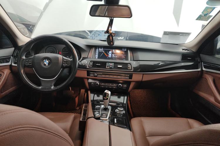 Used BMW 5 Series 2017 520Li Elegant Edition
