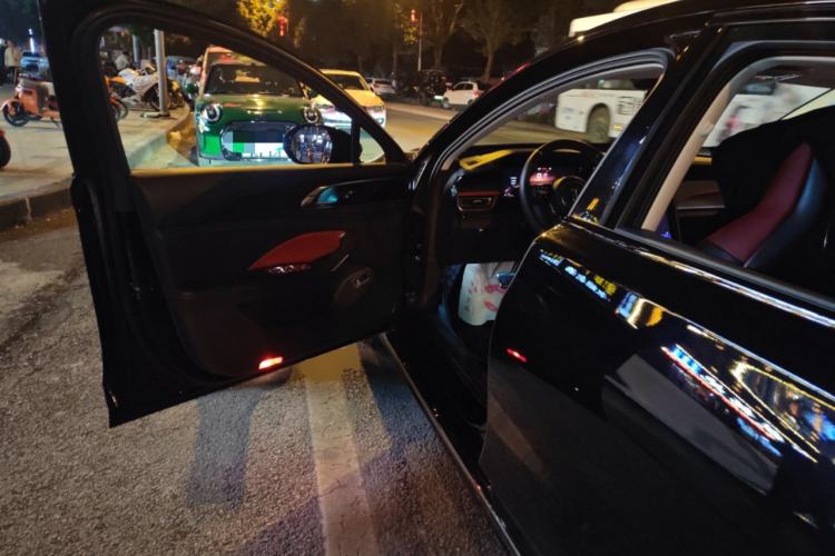 Used Hongqi H6 2023 2.0T Zhiyi Version