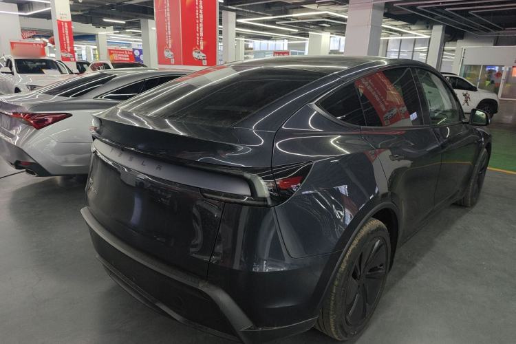 Used Tesla Model Y 2025 Long-Range All-Wheel Drive First Edition