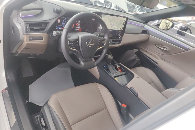 Used Lexus ES 2025 200 Premium Edition
