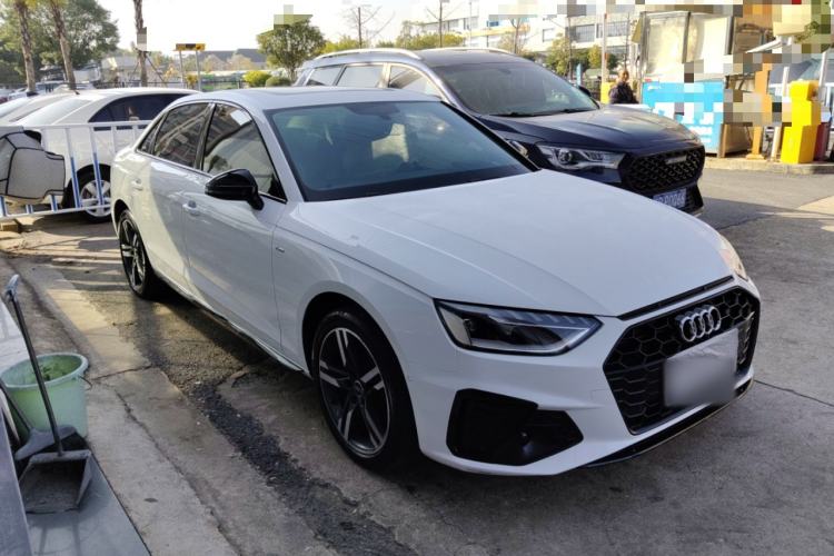 Used Audi A4L 2022 40 TFSI Luxury Dynamic Model
