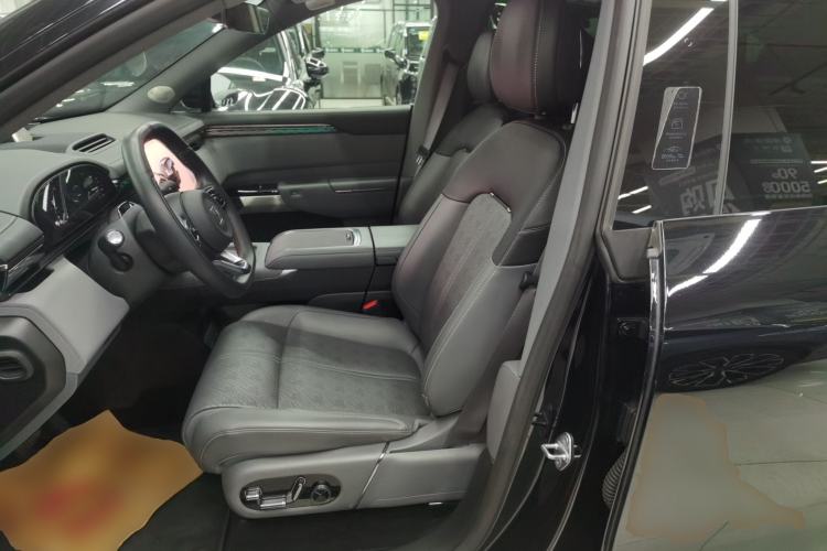 Used Zeekr 7X 2025 100 kWh Long-Range Rear-Wheel Drive with Intelligent Driving Features
