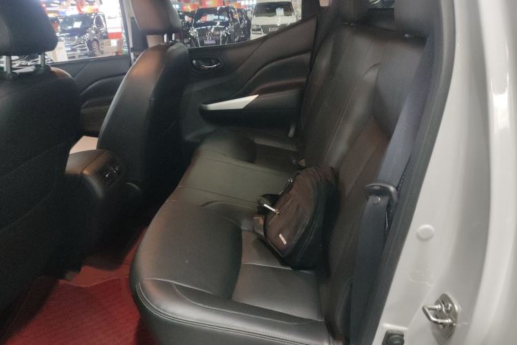 Used Nissan Navara 2021 2.5L Automatic 4x4 Premium Version QR25
