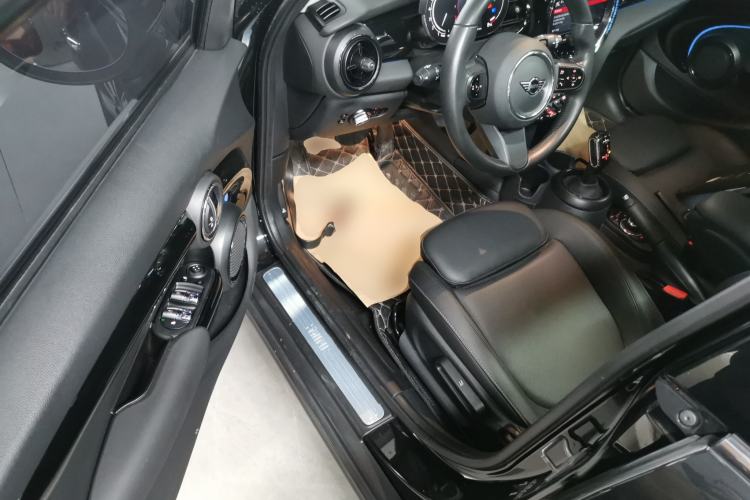 Used  MINI 2023 Updated 1.5T COOPER Artist Five-Door Edition
