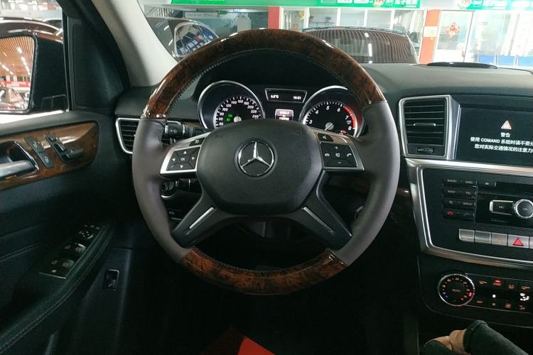 Used Mercedes-Benz M-Class 2014 ML 400 4MATIC Dynamic Model
