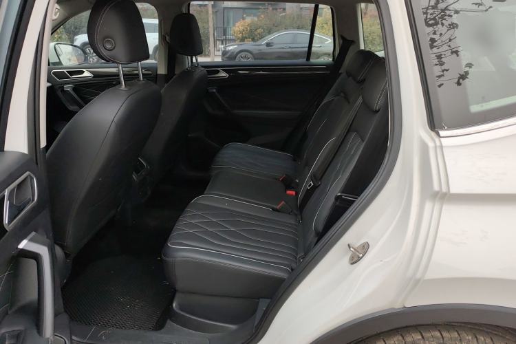 Used Volkswagen Tiguan L 2024 300TSI Automatic Two-Wheel Drive Smart Edition
