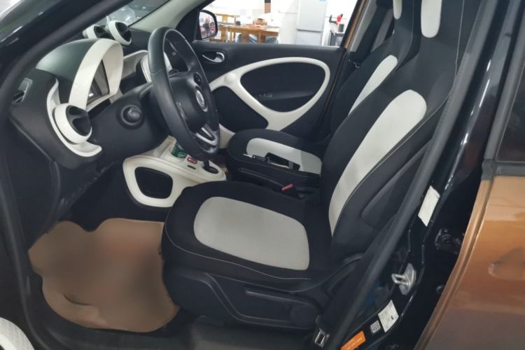 Used  forfour 2016 1.0L 52 kW Passion Edition
