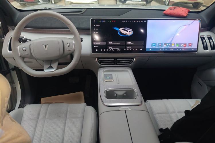 Used  S09 2025 Rear-Drive Ultra+
