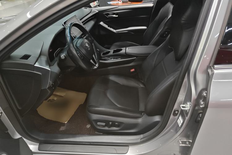 Used Toyota Avalon 2019 Dual-Engine 2.5L Luxury Edition China VI Standard
