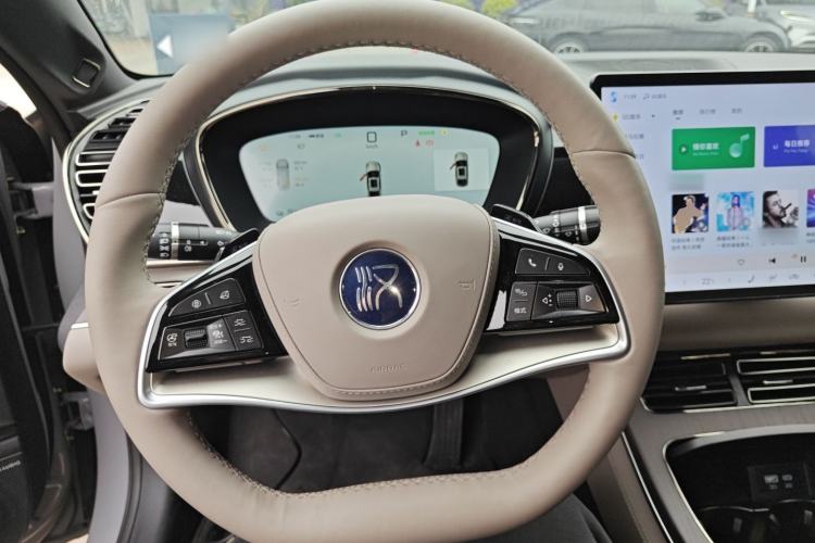 Used BYD Han 2025 EV with 701 km of Laser Radar-Enabled Intelligent Driving