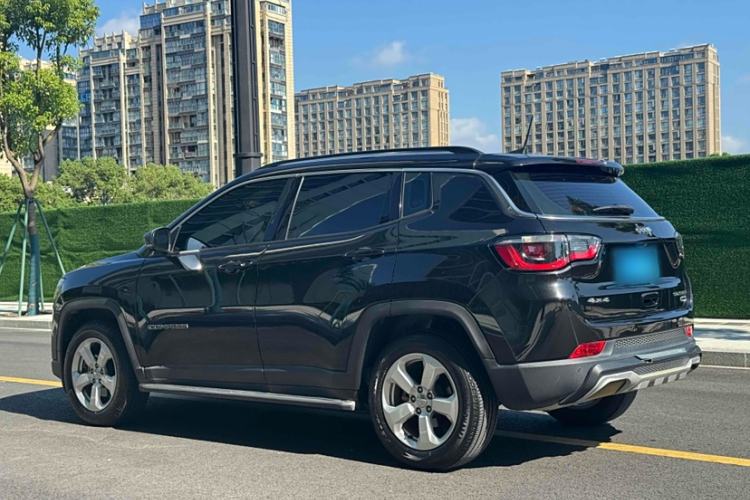 Used  Compass 2017 200T Automatic Family Edition
