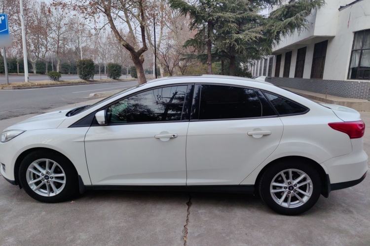 Used Ford Focus 2017 Sedan EcoBoost 125 Automatic Supreme Style SmartDrive Edition
