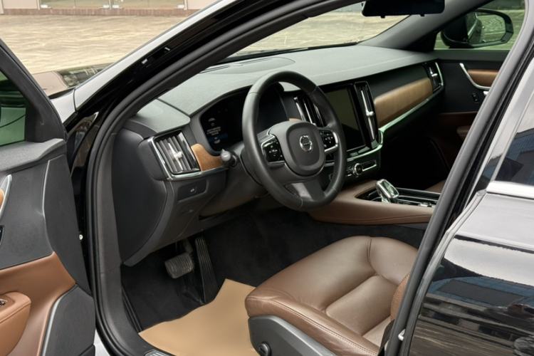 Used Volvo S90 2023 B5 Zhiyi Luxury Edition