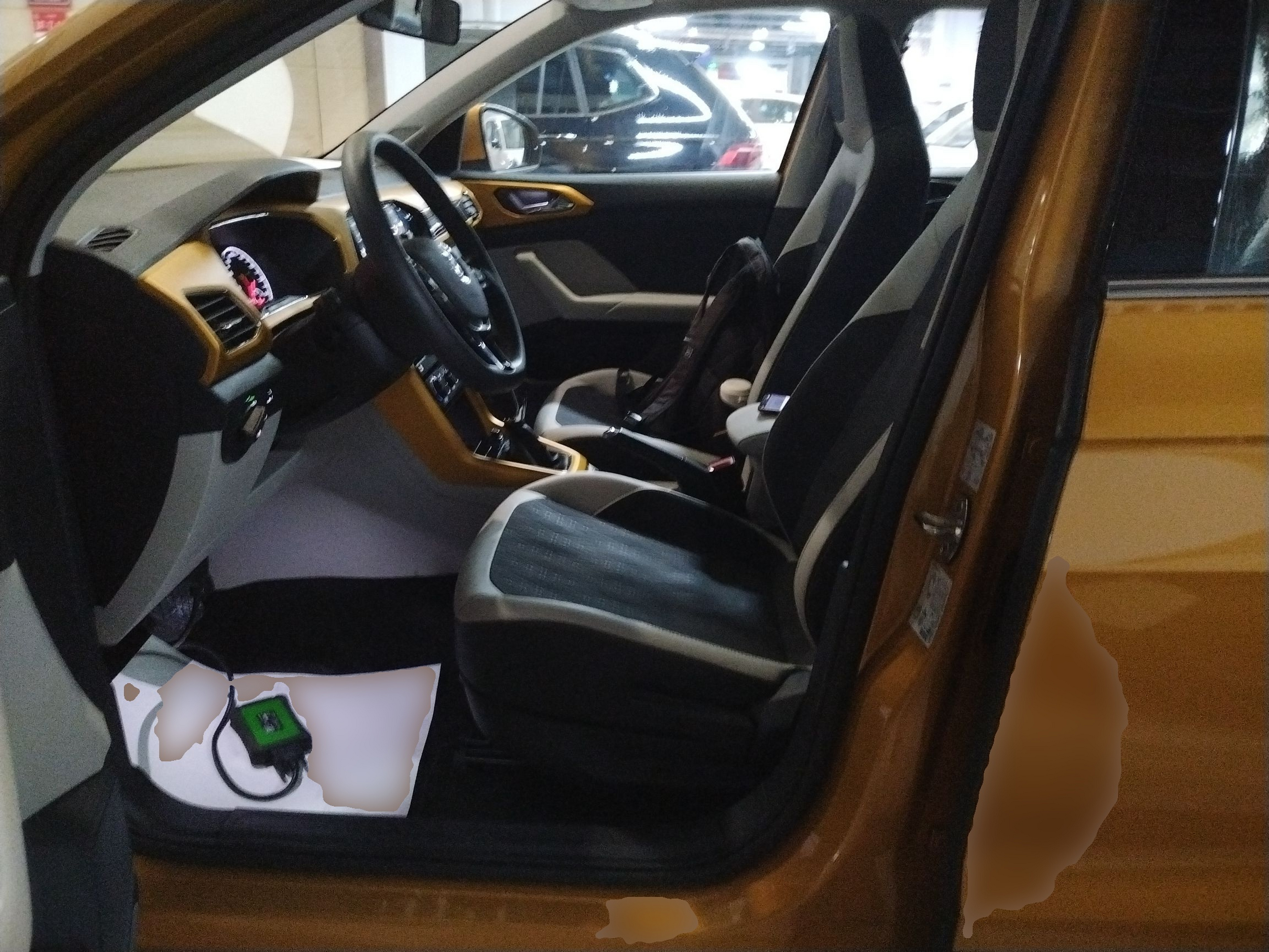 المقاعد الأمامية داخل السيارة