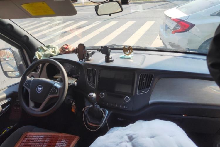 Used Foton Toano 2024 Tuyano Pro Van 2.5T Manual Rear-Wheel Drive Extended Wheelbase with Ultra-High Roof Dual Rear Tires 3-Seater Configuration