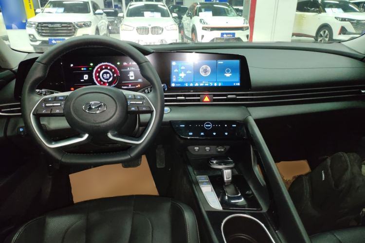 Used Hyundai Elantra 2022 1.5L CVT LUX Prestige Edition