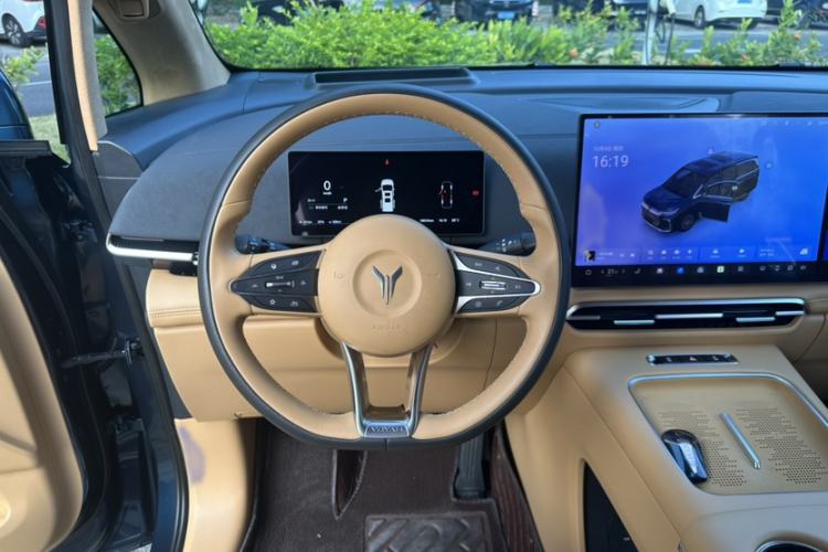 Used VOYAH Dream 2025 PHEV Four-Wheel-Drive Flagship Kunpeng Edition