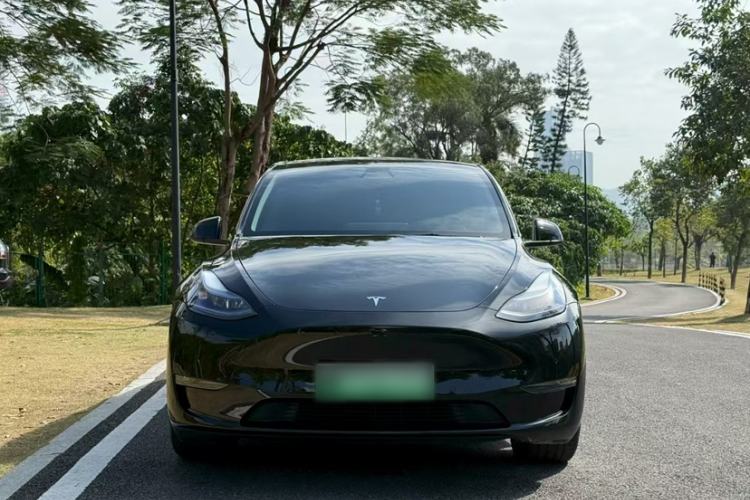 Used Tesla Model Y 2023 Long-Range All-Wheel-Drive Version
