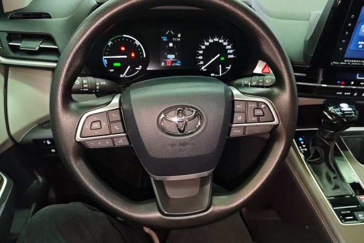 Used Toyota Granvia 2023 2.5L Hybrid Luxury Edition