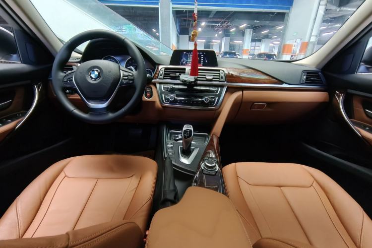 Used BMW 3 Series 2015 320Li Luxury Design Package
