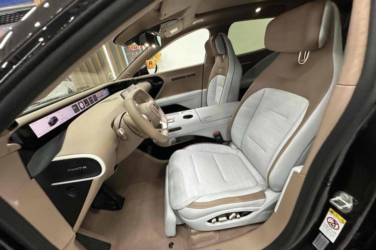 Used  07 2024 Max Extended-Range Edition
