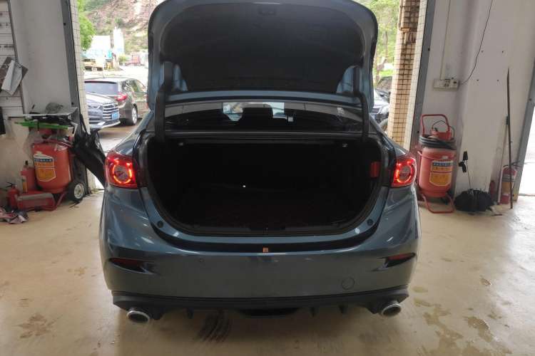 Used Mazda Mazda 3 Axela 2017 Sedan 1.5L Automatic Luxury Model Emission Standard China V