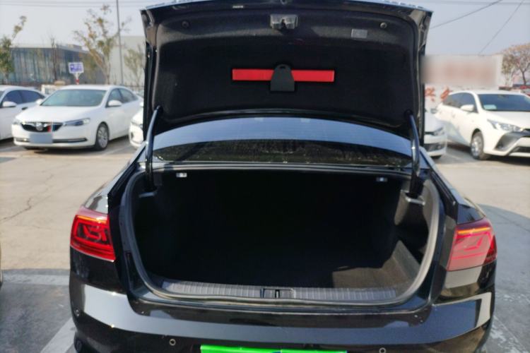 Used Volkswagen Magotan 2023 2 Million Units Limited Edition 330TSI DSG Leading Version