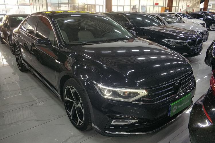 Used Volkswagen Magotan 2023 2 Million Units Limited Edition 330TSI DSG Leading Version
