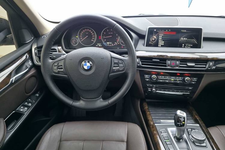 Used BMW X5 2015 xDrive28i
